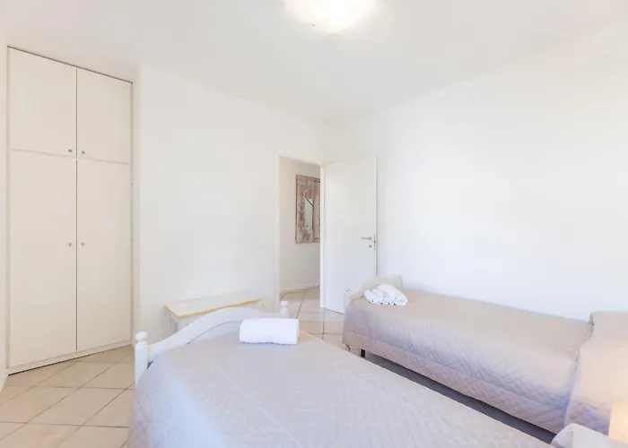 Ea Bianca 6 People With Sea View Байя Сардиния